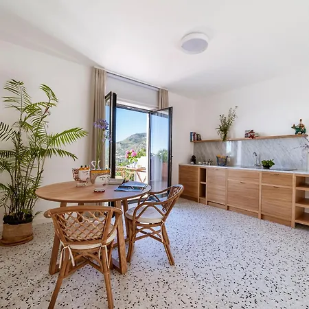 Casa Via Costa Ischia